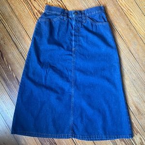 Vintage Levi’s high rise denim skirt size small/2 orange tag